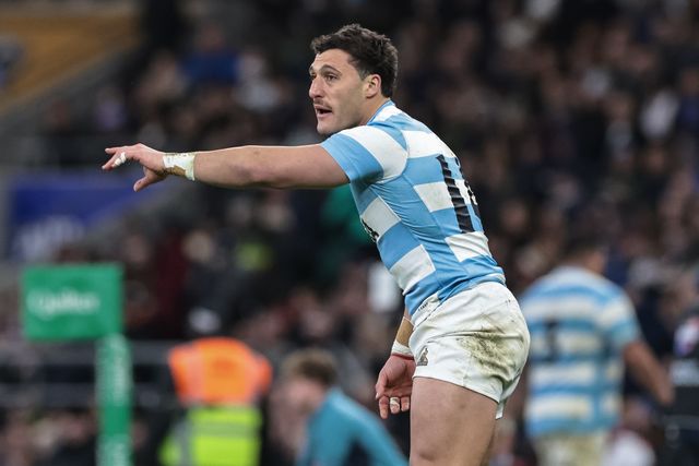 Rodrigo Isgro of Argentina gives teams mates instructions during the Quilter Nations Series 2025 match England vs Argentina at Allianz Stadium, Twickenham, United Kingdom, 23rd November 2025

(Photo by Mark Cosgrove/News Images)

*** GER AUT SUI OUT ***