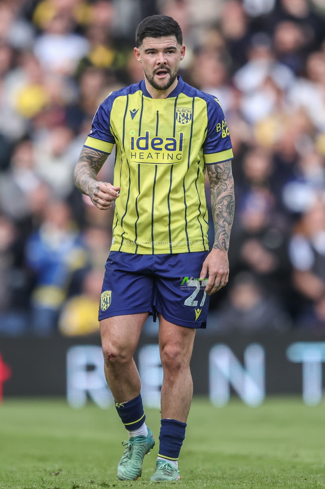 Alex Mowatt of West Bromwich Albion during the Sky Bet Championship match Leeds United vs West Bromwich Albion at Elland Road, Leeds, United Kingdom, 1st March 2025

(Photo by Alfie Cosgrove/News Images)