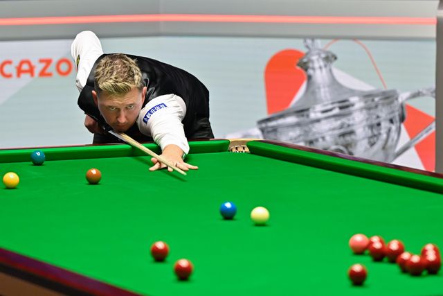 Kyren Wilson takes a shot, during the Cazoo World Championships 2024 Final at Crucible Theatre, Sheffield, United Kingdom, 5th May 2024

(Photo by Cody Froggatt/News Images)