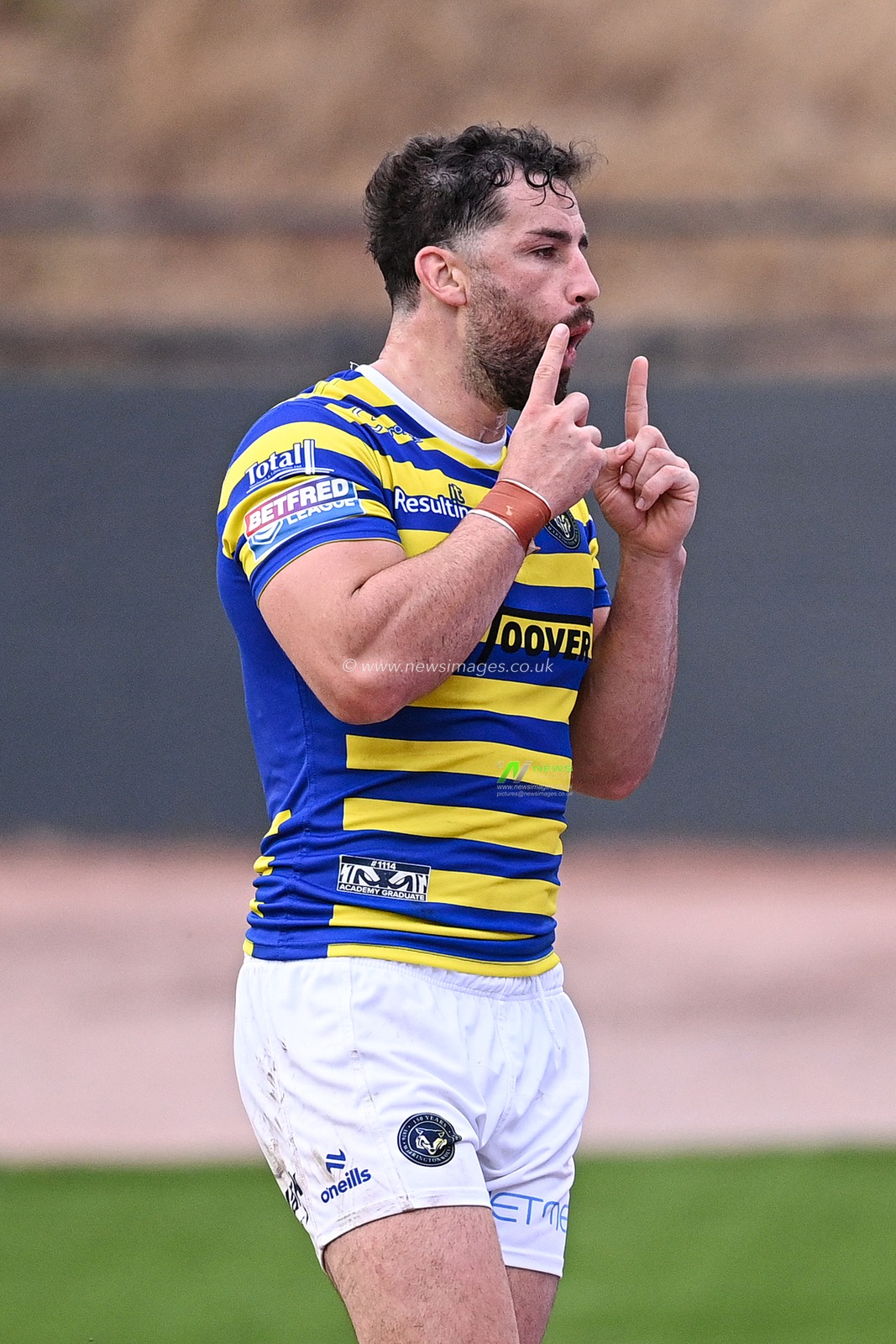 Toby King of Warrington Wolves celebrates scoring his team's third try during the Betfred Super League round 22 match Bradford Bulls vs Warrington Wolves at Odsal Stadium, Bradford, United Kingdom on 08 August 2026

(Photo by Ben Roberts/News Images)