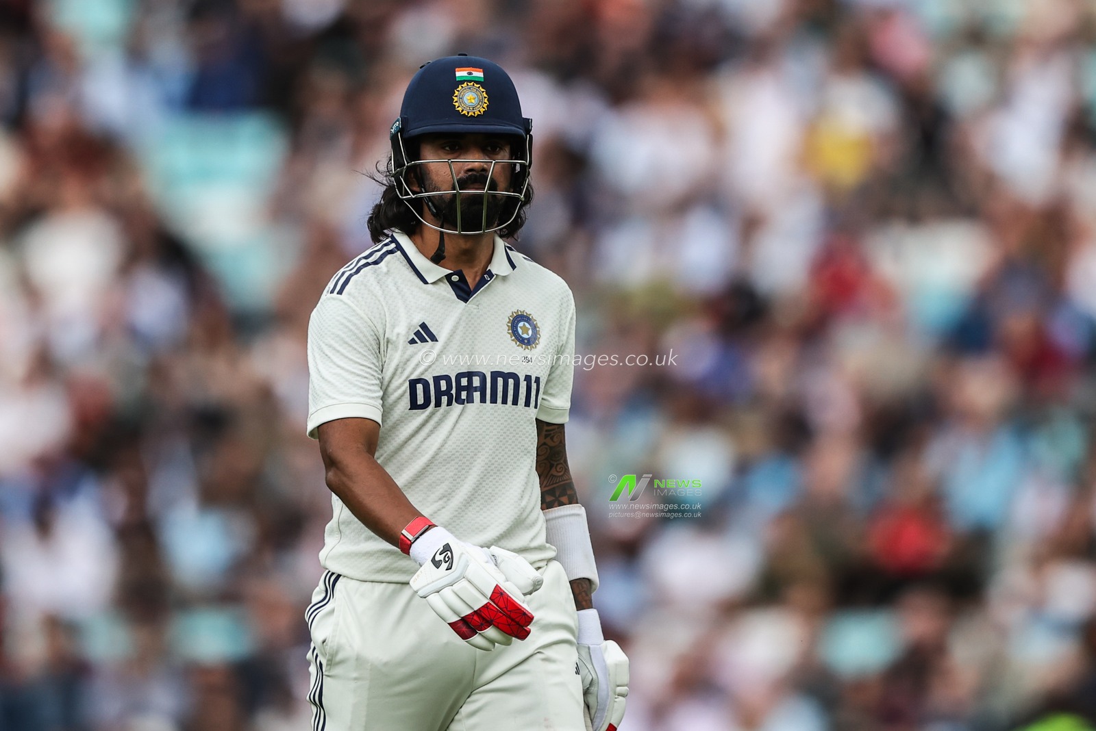 KL Rahul of India leaves the field of play after being bowled out by Chris Woakes of England during the Rothesay 5th Rothesay Test Day 1 Match England v India at The Kia Oval, London, United Kingdom, 31st July 2025

(Photo by Alfie Cosgrove/News Images)