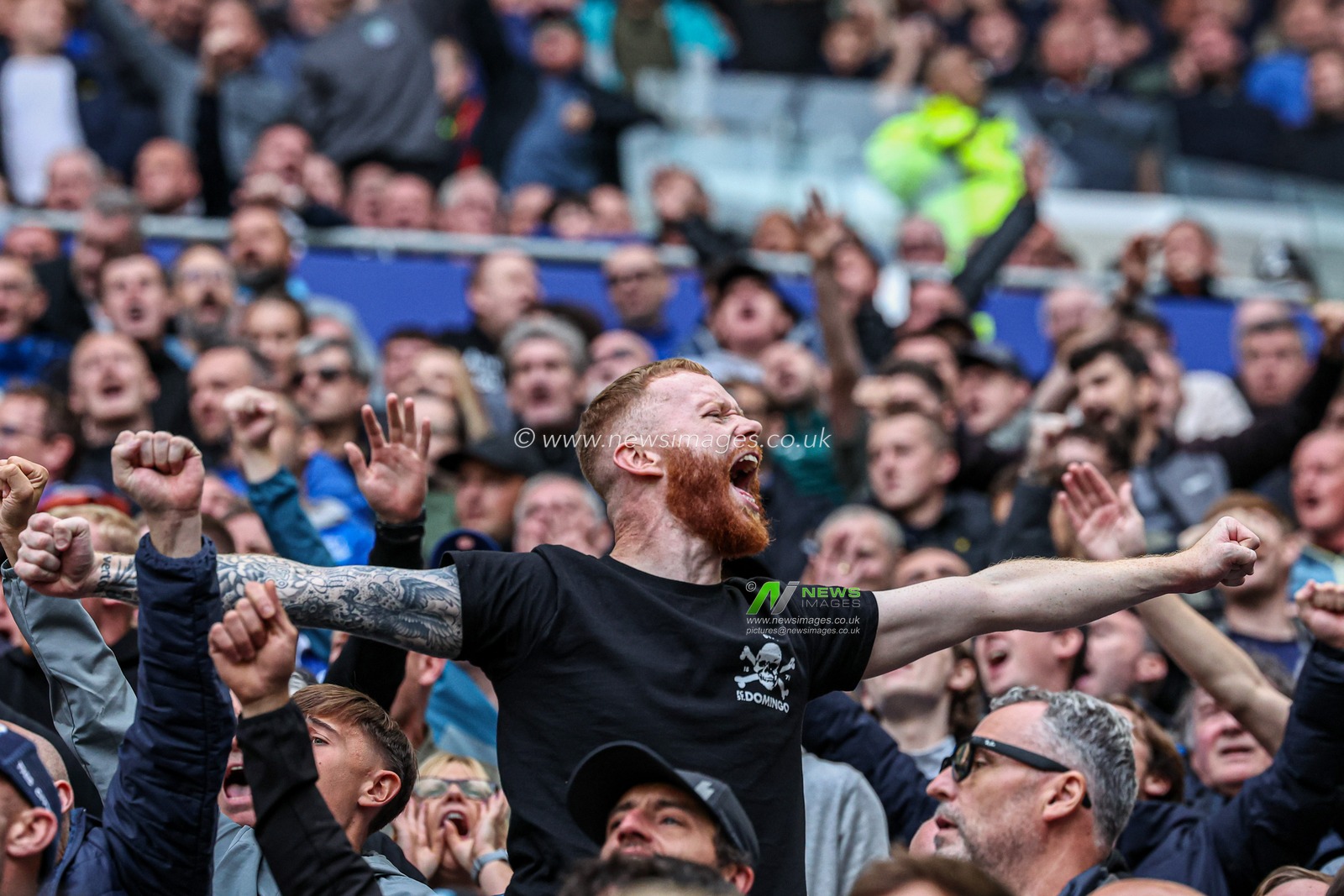 Everton fan chanting during the Premier League match Everton vs Aston Villa at Hill Dickinson Stadium, Liverpool, United Kingdom, 13th September 2025

(Photo by Mark Cosgrove/News Images)