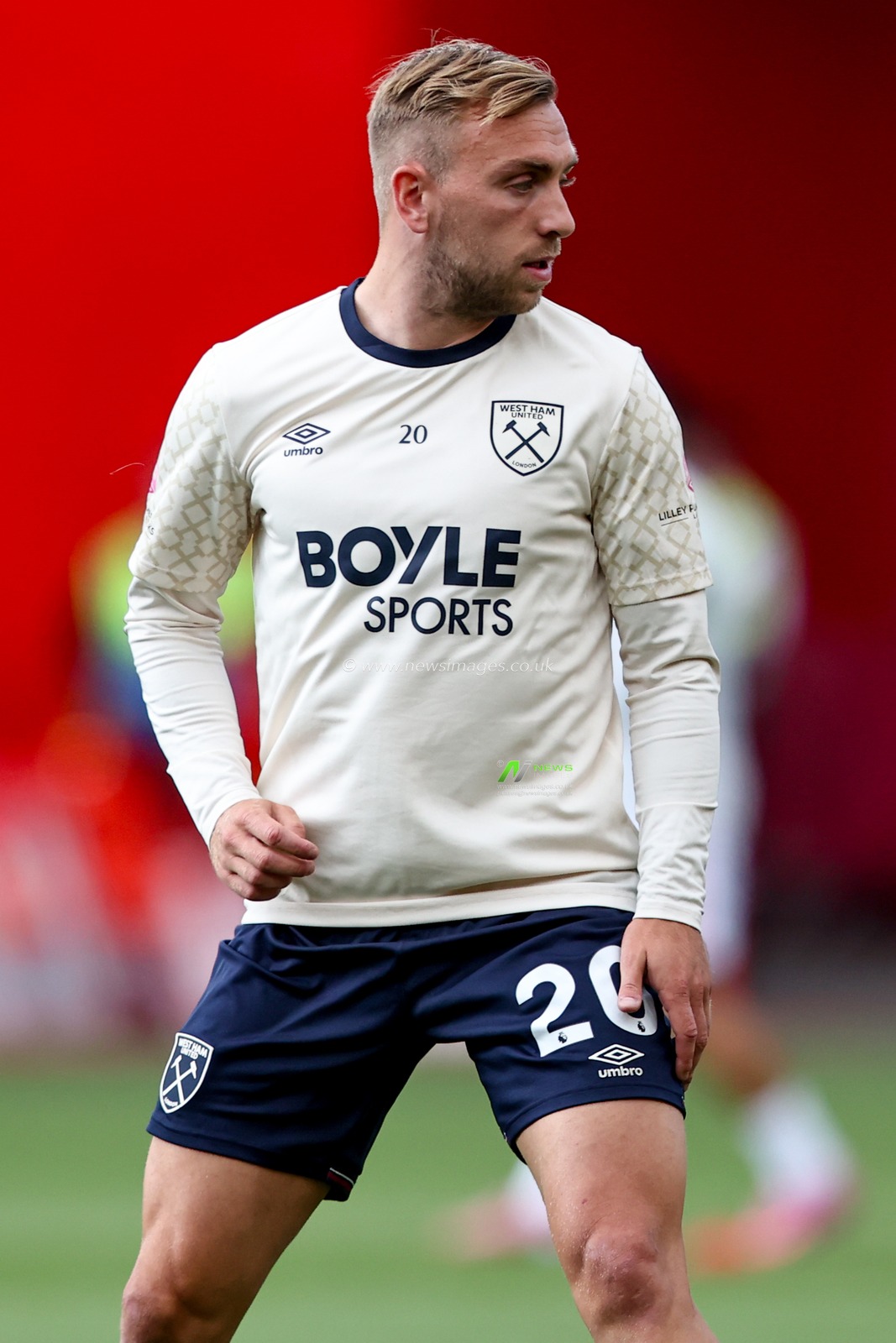 Jarrod Bowen of West Ham United warms up prior to the Premier League match Nottingham Forest vs West Ham United at City Ground, Nottingham, United Kingdom, 31st August 2025

(Photo by Alfie Cosgrove/News Images)