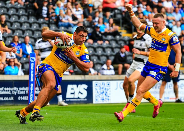 Ryan Hall  of Leeds Rhinos goes over for a try  during the Betfred Super League Round 24 match Hull FC vs Leeds Rhinos at MKM Stadium, Hull, United Kingdom, 30th August 2025

(Photo by Richard Bierton/News Images)