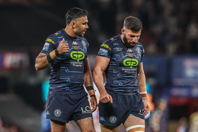 Bevan French of Wigan Warriors gives instructions to Abbas Miski of Wigan Warriors during the 2025 Betfred Super League Grand Final Hull KR v Wigan Warriors at Old Trafford, Manchester, United Kingdom, 11th October 2025

(Photo by Alfie Cosgrove/News Images)