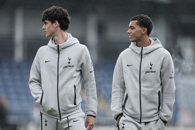 Archie Gray of Tottenham Hotspur and Brennan Johnson of Tottenham Hotspur ahead of the Pre-season friendly match Luton Town vs Tottenham Hotspur at Kenilworth Road, Luton, United Kingdom, 26th July 2025

(Photo by Harvey Murphy/News Images)