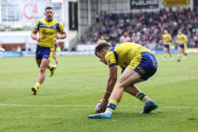 Josh Thewlis of Warrington Wolves goes over for a try during the Betfred Super League Round 25 match Warrington Wolves vs Leigh Leopards at Halliwell Jones Stadium, Warrington, United Kingdom, 6th September 2025

(Photo by Mark Cosgrove/News Images)