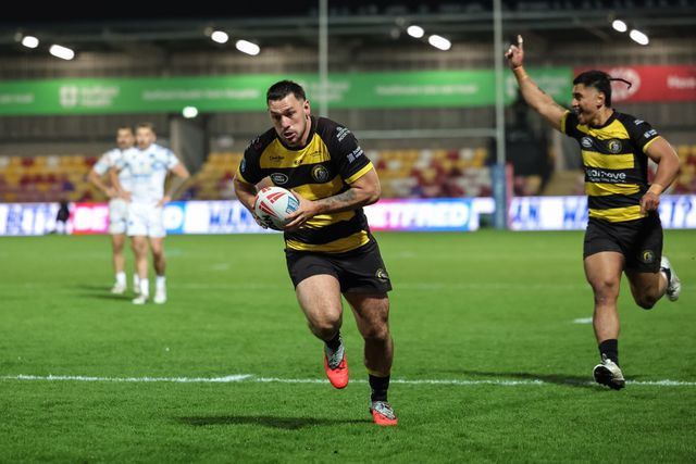 Kieran Buchanan of York Knights goes over for a try during the Betfred Super League round 9 match York Knights vs Toulouse at LNER Community Stadium, York, United Kingdom on 23 April 2026

(Photo by Mark Cosgrove/News Images)