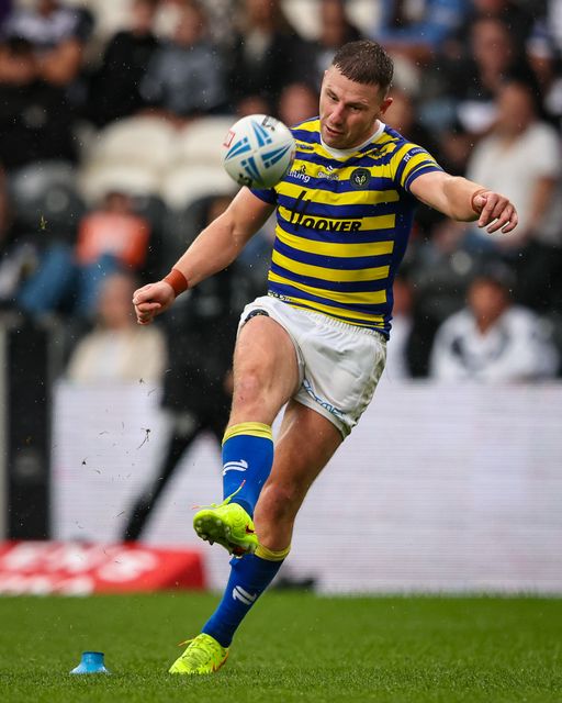 George Williams of Warrington Wolves converts for a goal during the Betfred Super League round 25 match Hull FC vs Warrington Wolves at MKM Stadium, Hull, United Kingdom on 29 August 2026

(Photo by Alfie Cosgrove/News Images)