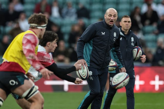 Steve Borthwick head coach of England gives instruction in the pre-game warm up during the Quilter Nations Series 2025 match England vs Argentina at Allianz Stadium, Twickenham, United Kingdom, 23rd November 2025

(Photo by Mark Cosgrove/News Images)

*** GER AUT SUI OUT ***