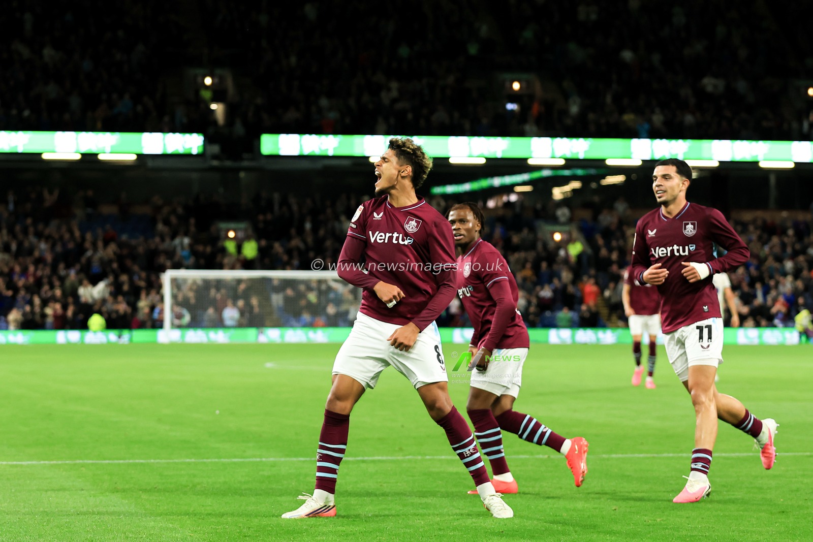 Ugo Raghouber of Burnley celebrates after scoring to make it 1-1 during the Sky Bet Championship match Burnley vs Middlesbrough at Turf Moor, Burnley, United Kingdom on 02 September 2026

(Photo by Jorge Horsted/News Images)