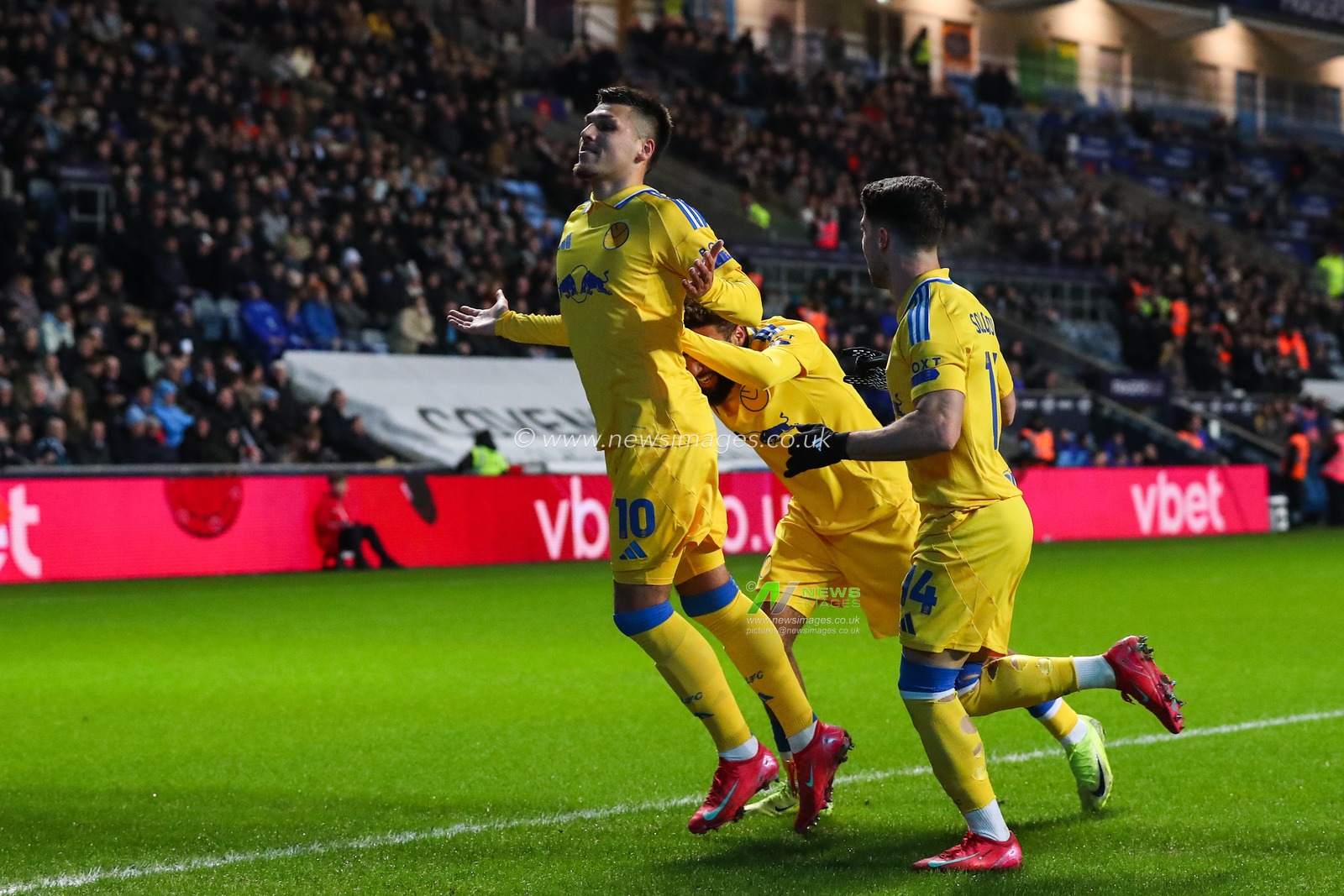 JoÃ«l Piroe of Leeds United celebrates his goal to make it  0-1 during the Sky Bet Championship match Coventry City vs Leeds United at Coventry Building Society Arena, Coventry, United Kingdom, 5th February 2025

(Photo by Gareth Evans/News Images)