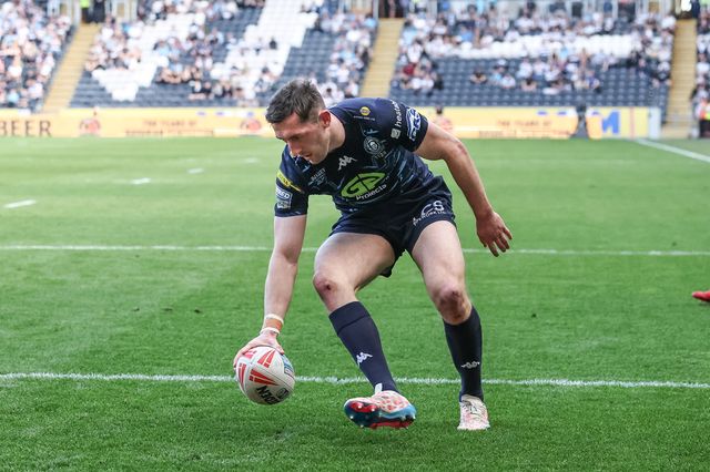 Jake Wardle of Wigan Warriors goes over for a try during the Betfred Super League Round 9 match Hull FC vs Wigan Warriors at MKM Stadium, Hull, United Kingdom, 27th April 2025

(Photo by Mark Cosgrove/News Images)