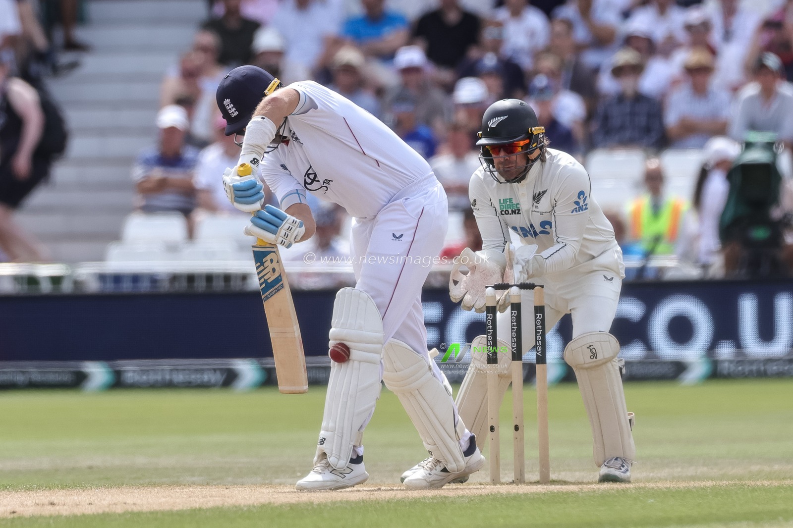 Joe Root of England is bowled out by LBW by Nathan Smith of New Zealand during the 3rd Rothesay Test Match Day 3 match England vs New Zealand at Trent Bridge, Nottingham, United Kingdom on 27 June 2026

(Photo by Mark Cosgrove/News Images)