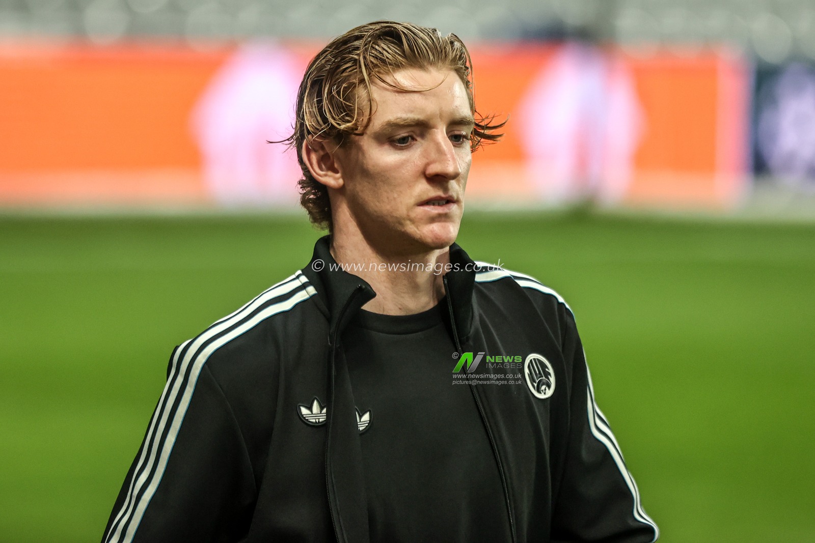 Anthony Gordon of Newcastle United arrives during the UEFA Champions League Matchday 4 of 8 Newcastle United vs Athletic Club at St. James's Park, Newcastle, United Kingdom, 5th November 2025

(Photo by Alfie Cosgrove/News Images)

*** GER AUT SUI OUT ***