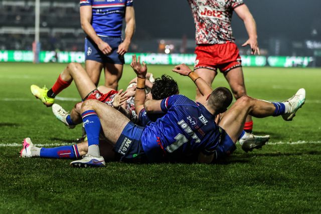 Gareth O'Brien of Leigh Leopards goes over for a try during the Betfred Super League round 5 match Wakefield Trinity vs Leigh Leopards at DIY Kitchens Stadium, Wakefield, United Kingdom on 20 March 2026

(Photo by Alfie Cosgrove/News Images)