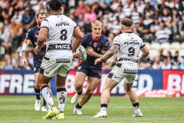 George Delaney of St. Helens breaks with the ball during the Betfred Super League round 17 match Hull FC vs St Helens at MKM Stadium, Hull, United Kingdom, 5th July 2025

(Photo by Alfie Cosgrove/News Images)