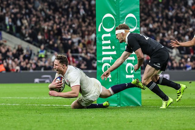 Fraser Dingwall of England goes over for a try during the Quilter Nations Series 2025 match England vs New Zealand at Allianz Stadium, Twickenham, United Kingdom, 15th November 2025

(Photo by Mark Cosgrove/News Images)

*** GER AUT SUI OUT ***