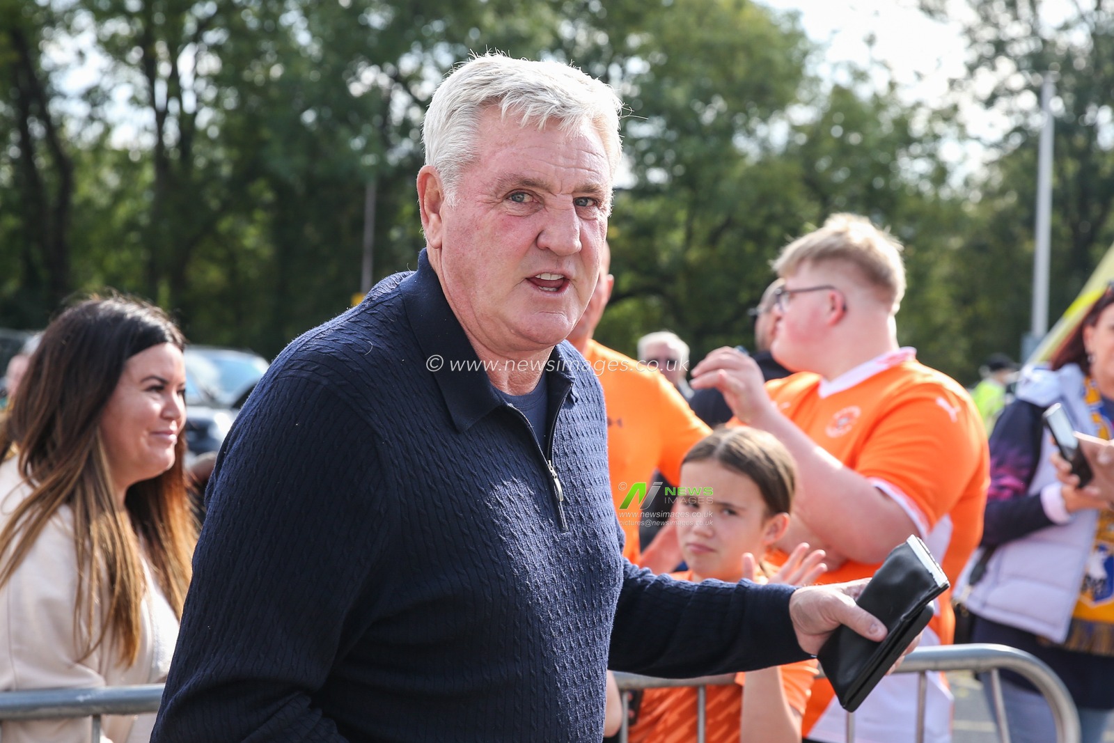 Steve Bruce head coach of Blackpool arrives ahead of the Sky Bet League 1 match Mansfield Town vs Blackpool at One Call Stadium, Mansfield, United Kingdom, 5th October 2024

(Photo by Gareth Evans/News Images)
