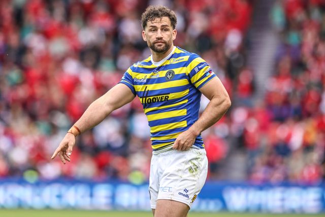 Toby King of Warrington Wolves gives team mates instructions during the Betfred Challenge Cup Semi-Finals match Warrington Wolves vs Hull KR at Eco-Power Stadium, Doncaster, United Kingdom on 10 May 2026

(Photo by Alfie Cosgrove/News Images)