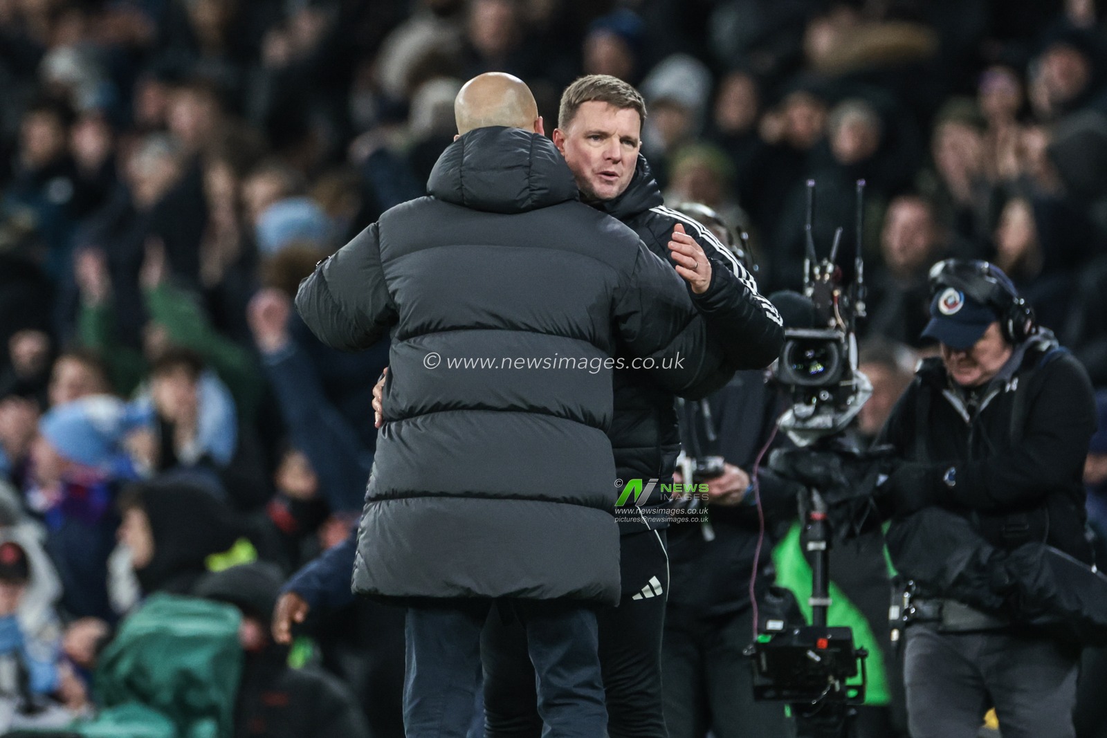 Pep Guardiola manager of Manchester City and Eddie Howe manager of Newcastle United shake hands after the game during the Carabao Cup Semi-Final second leg match Manchester City vs Newcastle United at Etihad Stadium, Manchester, United Kingdom, 4th February 2026

(Photo by Mark Cosgrove/News Images)