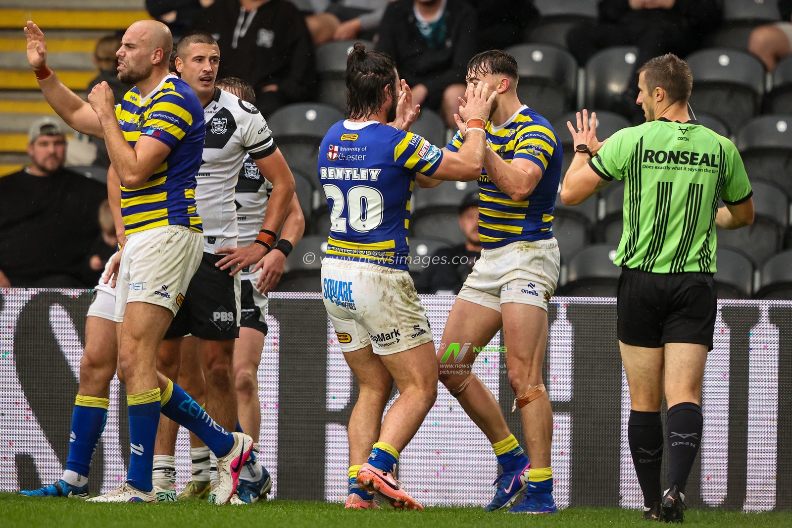 Betfred Super League round 25 Hull FC v Warrington Wolves