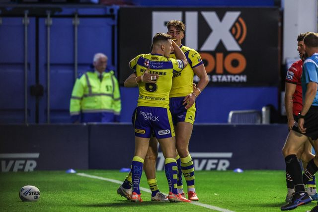 Matt Dufty of Warrington Wolves celebrates his try during the Betfred Super League Round 24 match Warrington Wolves vs Salford Red Devils at Halliwell Jones Stadium, Warrington, United Kingdom, 29th August 2025

(Photo by Alfie Cosgrove/News Images)