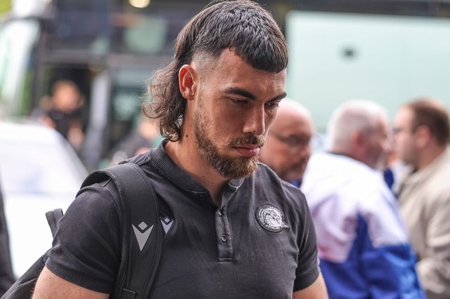 Charlie Staines of Catalans Dragons arrives during the Betfred Super League round 11 match Wakefield Trinity vs Catalans Dragons at DIY Kitchens Stadium, Wakefield, United Kingdom on 15 May 2026

(Photo by Mark Cosgrove/News Images)