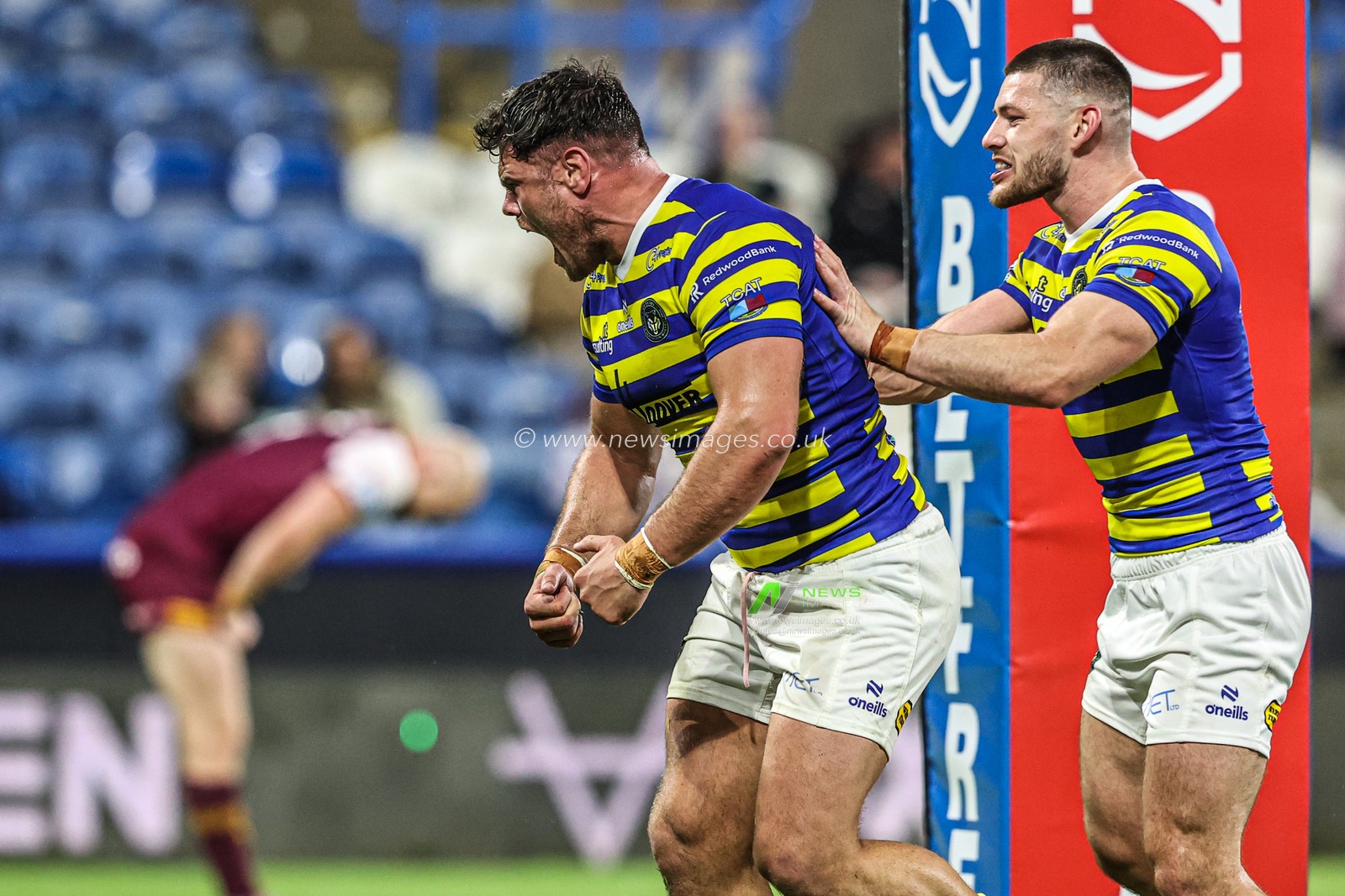Joe Philbin of Warrington Wolves celebrates his try during the Betfred Super League round 10 match Huddersfield Giants vs Warrington Wolves at Accu Stadium, Huddersfield, United Kingdom on 02 May 2026

(Photo by Alfie Cosgrove/News Images)