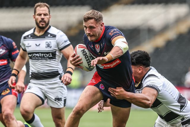 Matty Lees of St. Helens is tackled by Herman Ese’ese of Hull FC during the Betfred Super League round 17 match Hull FC vs St Helens at MKM Stadium, Hull, United Kingdom, 5th July 2025

(Photo by Alfie Cosgrove/News Images)