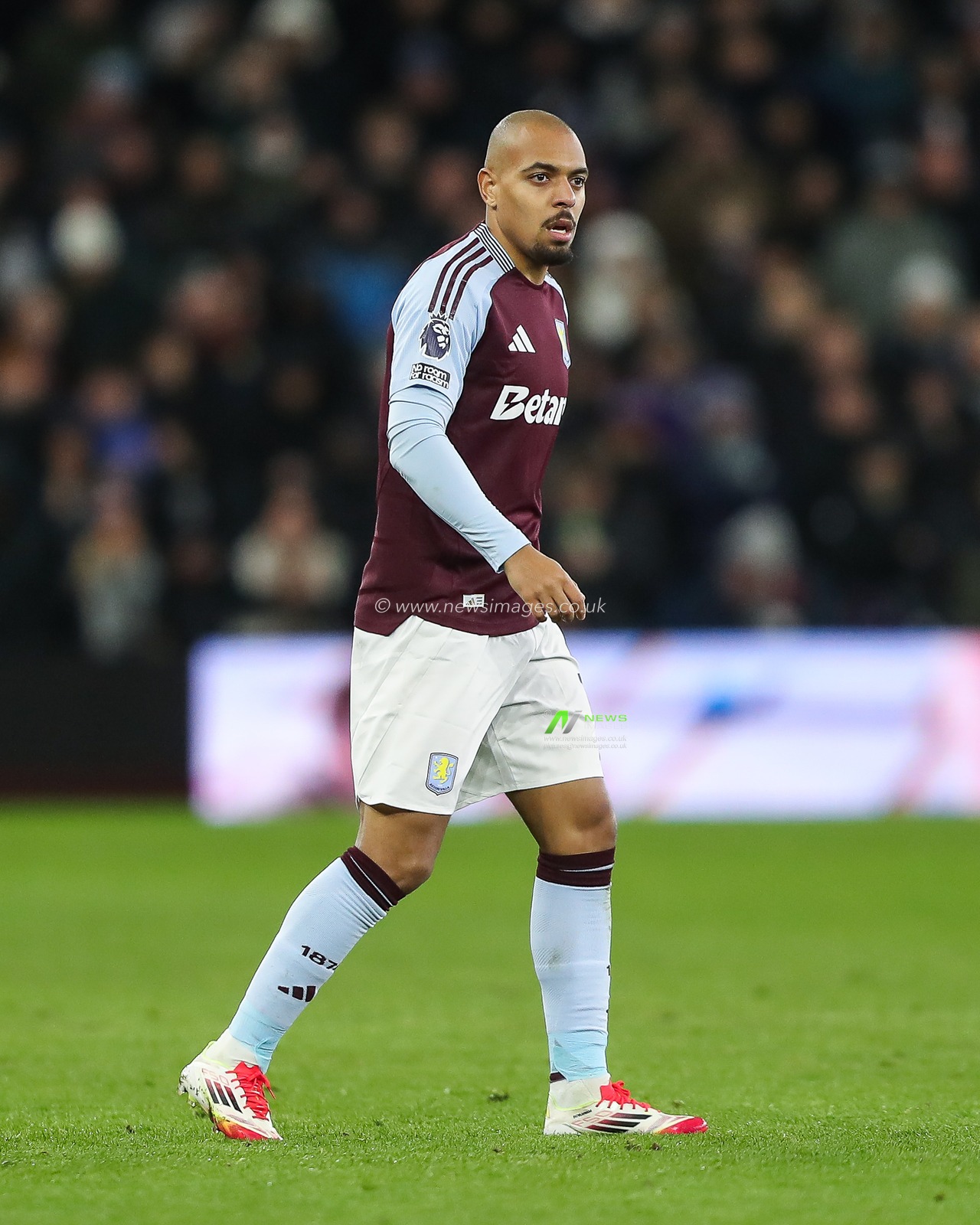 Donyell Malen of Aston Villa during the Premier League match Aston Villa vs West Ham United at Villa Park, Birmingham, United Kingdom, 26th January 2025

(Photo by Gareth Evans/News Images)