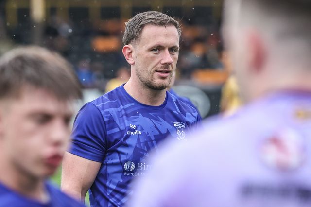Ben Currie of Warrington Wolves during pre-game warm up during the Betfred Super League round 19 match Castleford Tigers vs Warrington Wolves at The Mend-A-Hose Jungle, Castleford, United Kingdom, 20th July 2025

(Photo by Alfie Cosgrove/News Images)