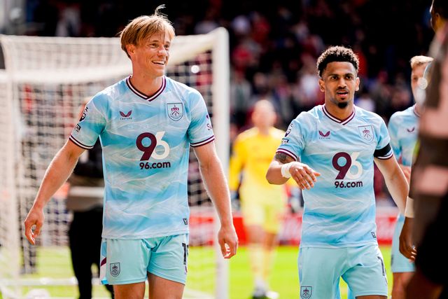 Zian Flemming of Burnley celebrates his goal to make it  0-1 during the Premier League match Nottingham Forest vs Burnley at City Ground, Nottingham, United Kingdom on 19 April 2026

(Photo by Maynard Manyowa/News Images)
