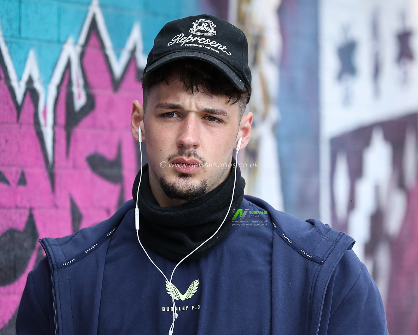 James Trafford of Burnley arrives at stadium ahead of the Sky Bet Championship match Burnley vs Bristol City at Turf Moor, Burnley, United Kingdom, 29th March 2025

(Photo by Jorge Horsted/News Images)