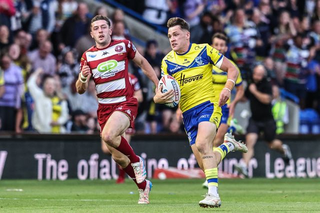 Josh Thewlis of Warrington Wolves scores a solo try during the Betfred Super League round 21 match Warrington Wolves vs Wigan Warriors at Halliwell Jones Stadium, Warrington, United Kingdom, 8th August 2025

(Photo by Alfie Cosgrove/News Images)