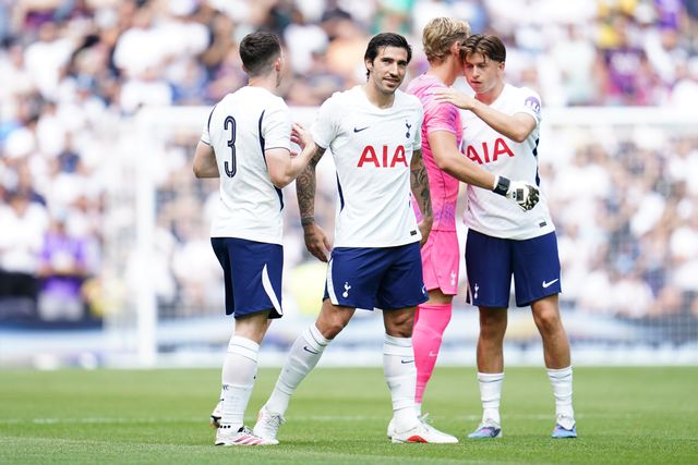 Tottenham hotspur players ahead of kick off during the pre-season friendly match Tottenham Hotspur vs Hoffenheim at Tottenham Hotspur Stadium, London, United Kingdom on 15 August 2026

(Photo by Harvey Murphy/News Images)
