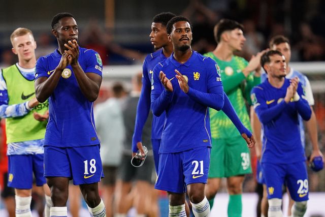 Chelsea players applaud home support at full time during the Carabao Cup round 2 match Chelsea vs Luton Town at Stamford Bridge, London, United Kingdom on 27 August 2026

(Photo by Harvey Murphy/News Images)