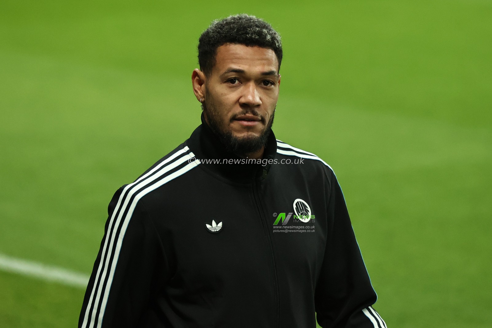 Joelinton of Newcastle United arrives during the Premier League match Newcastle United vs Tottenham Hotspur at St. James's Park, Newcastle, United Kingdom, 2nd December 2025

(Photo by Alfie Cosgrove/News Images)

*** GER AUT SUI OUT ***