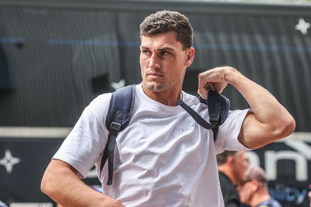 Sam Stone of Warrington Wolves arrives during the Betfred Super League Round 23 match Huddersfield Giants vs Warrington Wolves at Accu Stadium, Huddersfield, United Kingdom, 24th August 2025

(Photo by Alfie Cosgrove/News Images)