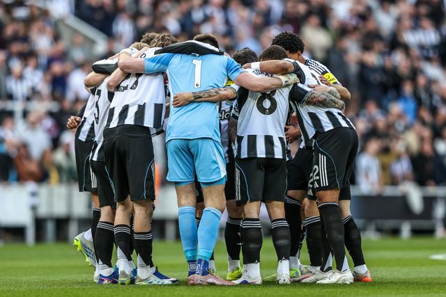 Newcastle have a team huddle during the Premier League match Newcastle Untied vs West Ham United at St. James's Park, Newcastle, United Kingdom on 17 May 2026

(Photo by Alfie Cosgrove/News Images)