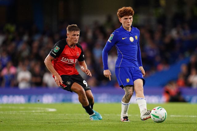 Valentin Barco of Chelsea attempts pass under pressure from Callum Marshall of Luton Town during the Carabao Cup round 2 match Chelsea vs Luton Town at Stamford Bridge, London, United Kingdom on 27 August 2026

(Photo by Harvey Murphy/News Images)