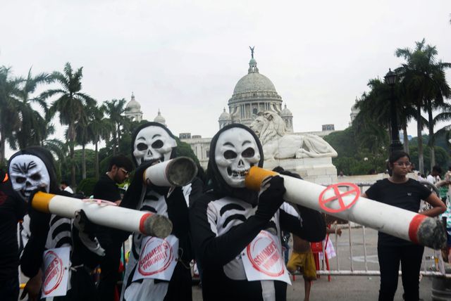 Volunteers take part in an awareness campaign on 'World No-Tobacco Day', in Front of Victoria Memorial , Kolkata, West Bengal, India,May 31, 2025.Photo by Debajyo Chakraborty.(Photo: Debajyoti Chakraborty/News Images)