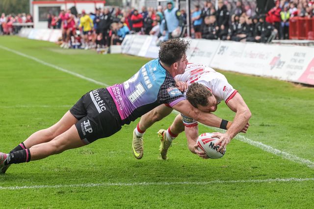 Joe Burgess of Hull KR goes over for a try during the Betfred Super League round 7 match Hull KR vs Hull FC at Sewell Group Craven Park, Hull, United Kingdom on 03 April 2026

(Photo by Mark Cosgrove/News Images)