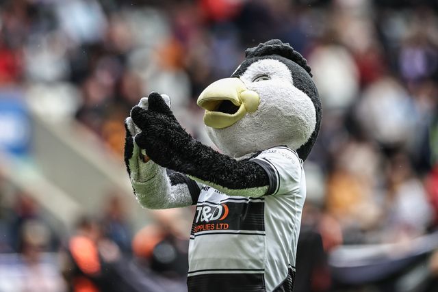 Hull FC mascot during the Betfred Magic Weekend 2025 match Huddersfield Giants vs Hull FC at St. James's Park, Newcastle, United Kingdom, 4th May 2025

(Photo by Mark Cosgrove/News Images)