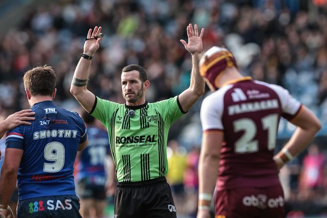 Referee Jack Smith instructs both teams during the Betfred Super League Round 2 match Huddersfield Giants vs Wakefield Trinity at Accu Stadium, Huddersfield, United Kingdom on 22 February 2026

(Photo by Mark Cosgrove/News Images)
