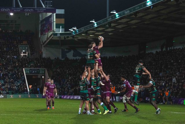 Ernst van Rhyn of Sale Sharks win a line out during the Gallagher Premiership match Northampton Saints vs Sale Sharks at Cinch Stadium at Franklin's Gardens, Northampton, United Kingdom, 20th December 2025

(Photo by Craig Evans/News Images)

*** GER AUT SUI OUT ***
