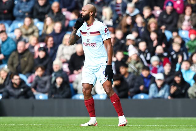 Igor Thiago of Brentford celebrates his goal to make it 0-2 during the Premier League match Burnley vs Brentford at Turf Moor, Burnley, United Kingdom on 28 February 2026

(Photo by Jorge Horsted/News Images)