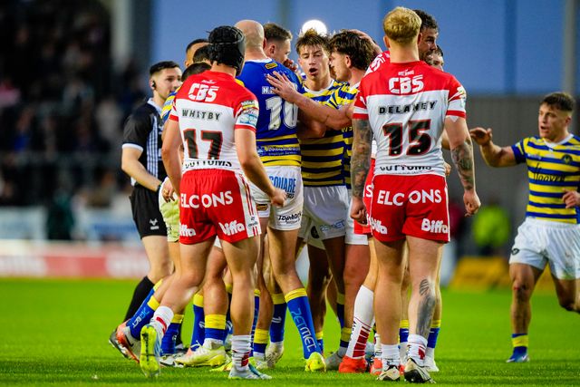 Warrington players celebrate a try that is later disallowed during the Betfred Super League round 14 match St Helens vs Warrington Wolves at The BrewDog Stadium, St Helens, United Kingdom on 11 June 2026

(Photo by Maynard Manyowa/News Images)