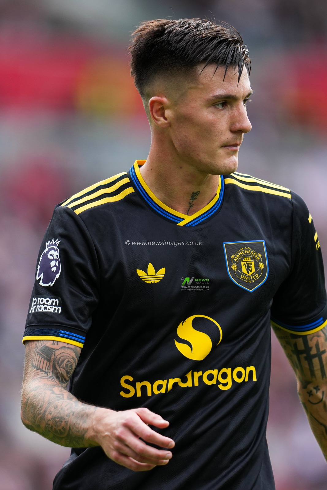Benjamin Sesko of Manchester Unitedduring the Premier League match Brentford vs Manchester United at The Gtech Community Stadium, London, United Kingdom, 27th September 2025

(Photo by Harvey Murphy/News Images)