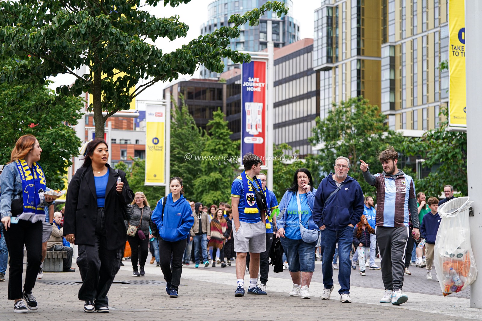 Fans arriving ahead of the Sky Bet League 2 Playoff Final match AFC Wimbledon vs Walsall at Wembley Stadium, London, United Kingdom, 26th May 2025

(Photo by Harvey Murphy/News Images)